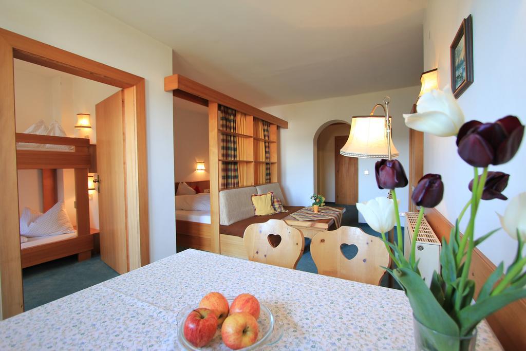 Ferienwohnungen Fiala-Koefer Portschach am Woerthersee Room photo